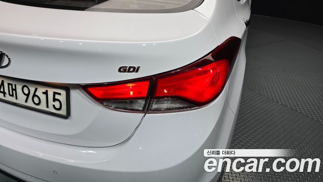 Hyundai AVANTE 2016 — photo 9