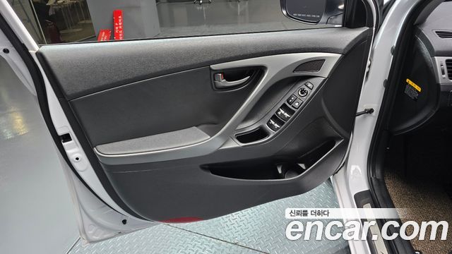 Hyundai AVANTE 2016 — photo 14