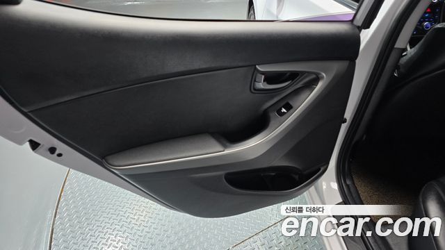 Hyundai AVANTE 2016 — photo 15