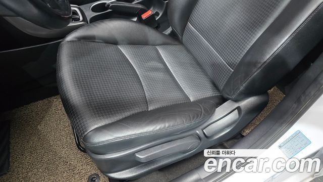 Hyundai AVANTE 2016 — photo 30