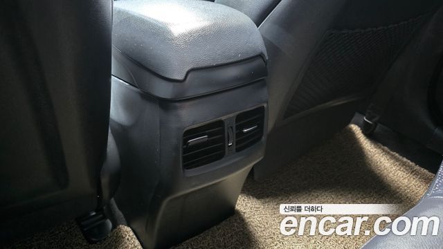 Hyundai AVANTE 2016 — photo 31