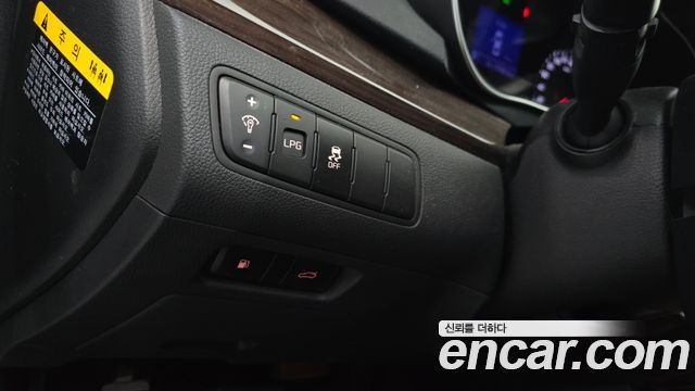 Kia K7 2016 — photo 22