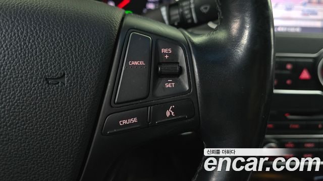 Kia K7 2016 — photo 24