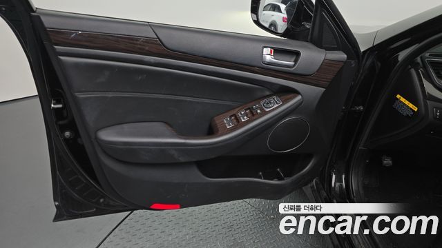 Kia K7 2016 — photo 14
