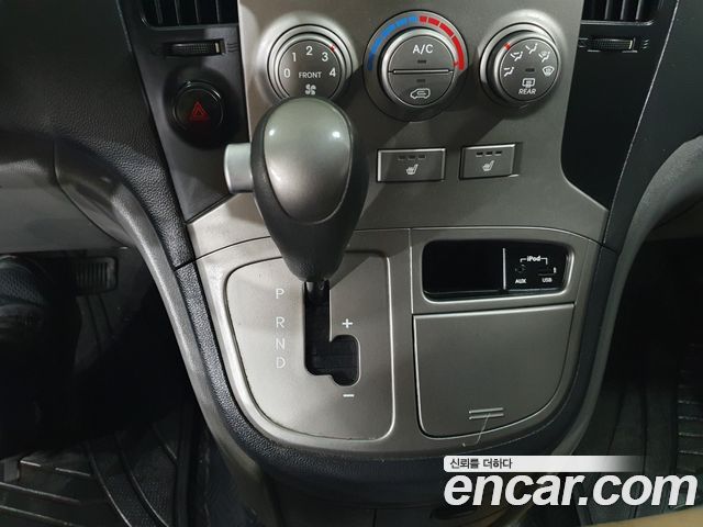 Hyundai Starex 2015 — photo 9