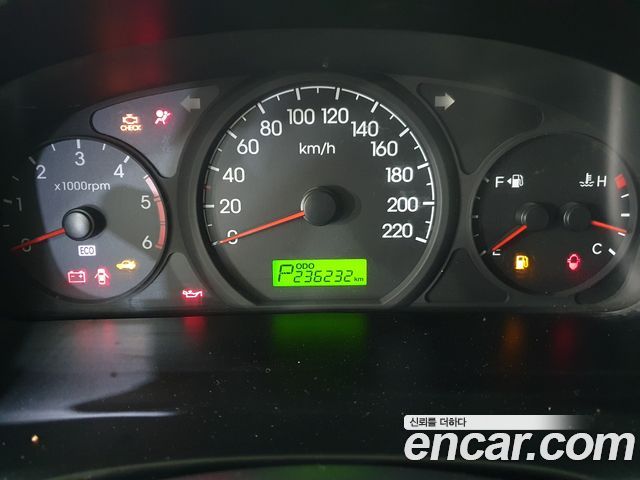 Hyundai Starex 2015 — photo 12