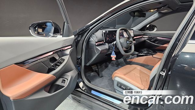 BMW 5-Series 2026 — photo 13