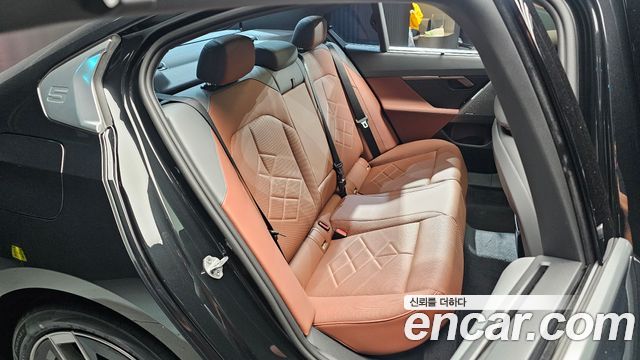 BMW 5-Series 2026 — photo 17
