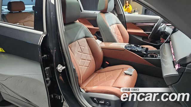 BMW 5-Series 2026 — photo 18