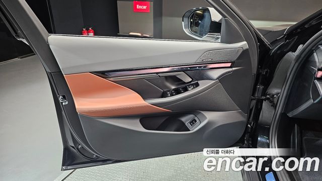 BMW 5-Series 2026 — photo 14
