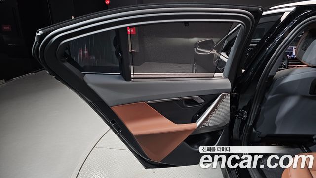 BMW 5-Series 2026 — photo 15