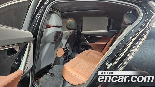 BMW 5-Series 2026 — photo 16