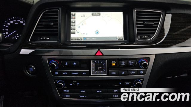 Genesis G80 2018 — photo 15