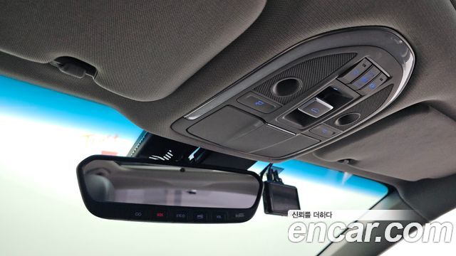 Genesis G80 2018 — photo 17