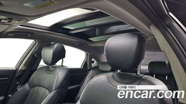 Genesis G80 2018 — photo 18