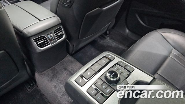 Genesis G80 2018 — photo 19