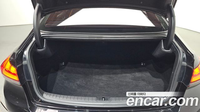 Genesis G80 2018 — photo 20