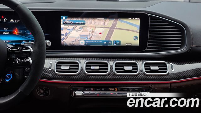 Mercedes-Benz GLE-Class 2025 — photo 13