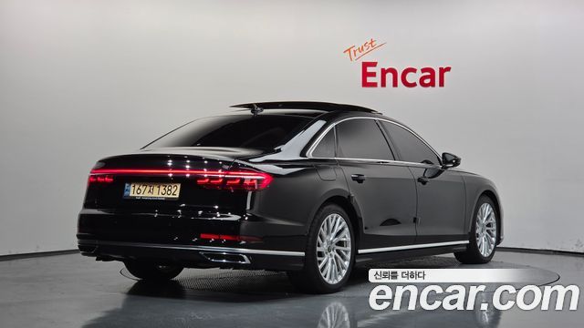 Audi A8 2021 — photo 2