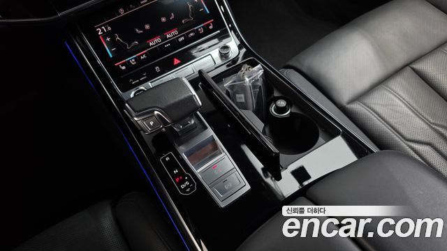 Audi A8 2021 — photo 12