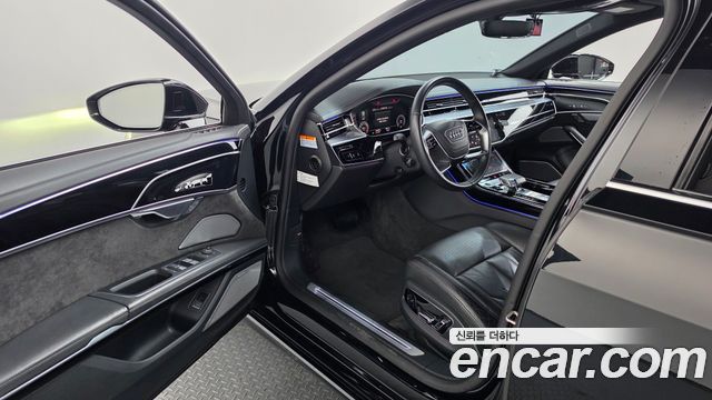 Audi A8 2021 — photo 13