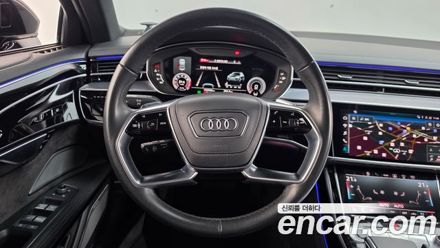 Audi A8 2021 — photo 19