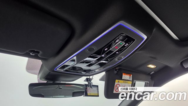 Audi A8 2021 — photo 24