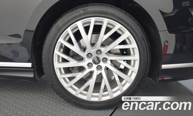 Audi A8 2021 — photo 7