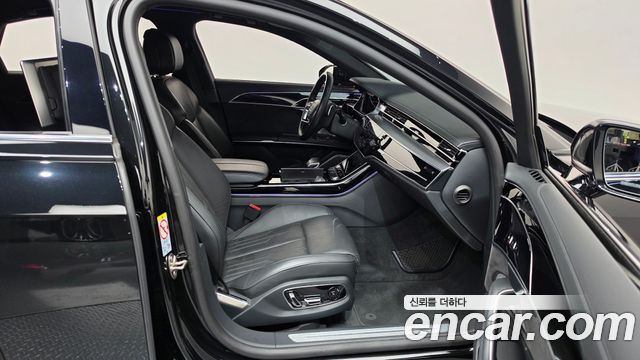 Audi A8 2021 — photo 16