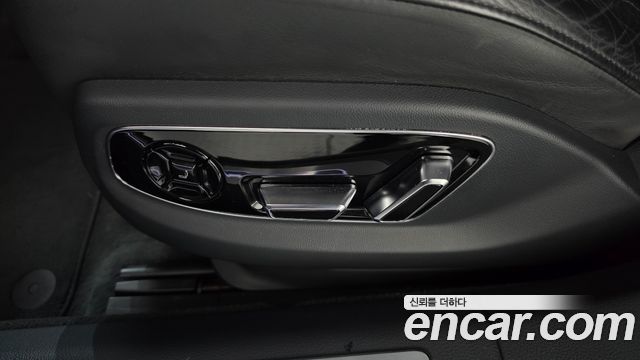 Audi A8 2021 — photo 34