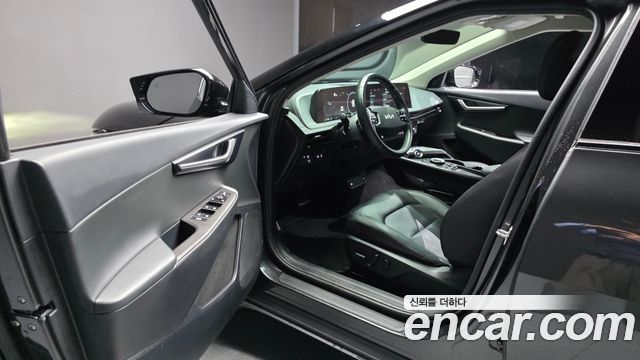 Kia EV6 2023 — photo 13