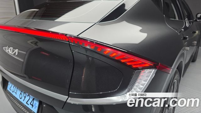 Kia EV6 2023 — photo 9