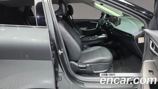 Kia EV6 2023 — photo 16