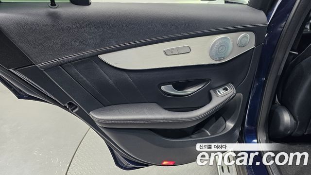 Mercedes-Benz GLC-Class 2019 — photo 15