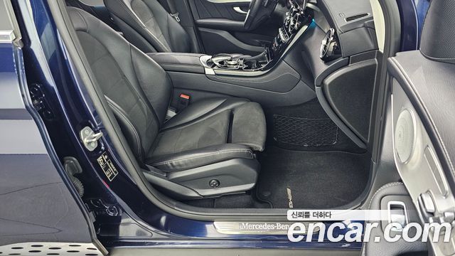 Mercedes-Benz GLC-Class 2019 — photo 16