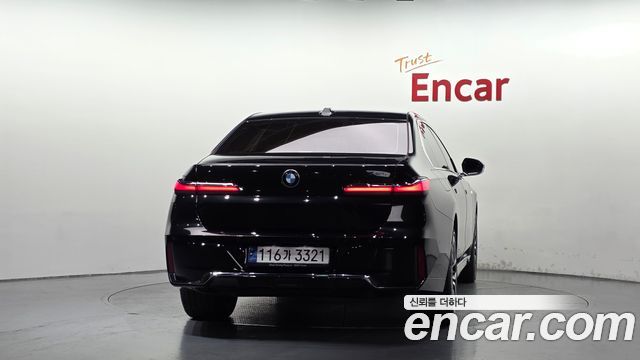 BMW 7-Series 2023 — photo 4