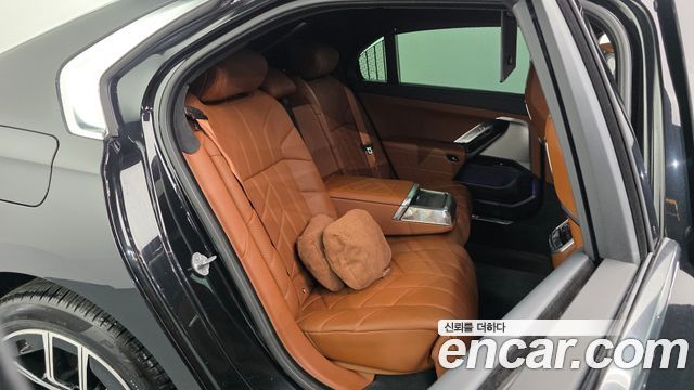 BMW 7-Series 2023 — photo 17