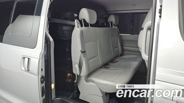 Hyundai Starex 2019 — photo 17
