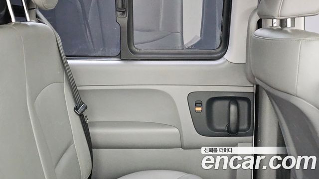 Hyundai Starex 2019 — photo 15