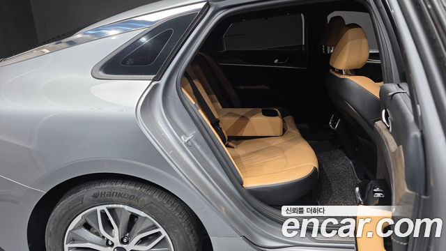 Kia K5 2022 — photo 17