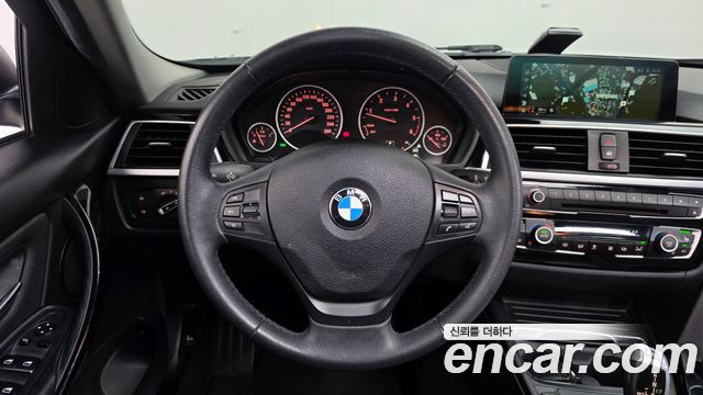 BMW 3-Series 2017 — photo 13