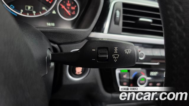BMW 3-Series 2017 — photo 14