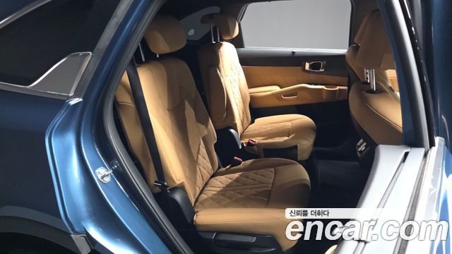 Kia Sorento 2023 — photo 17