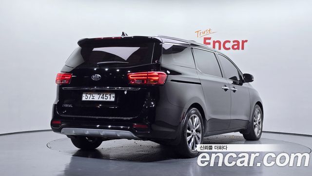 Kia Canival 2019 — photo 2