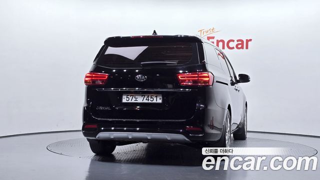 Kia Canival 2019 — photo 4