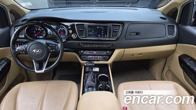 Kia Canival 2019 — photo 10