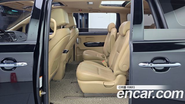 Kia Canival 2019 — photo 18