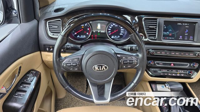 Kia Canival 2019 — photo 19
