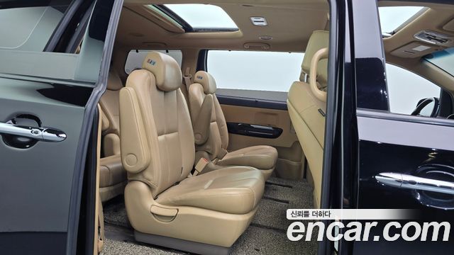 Kia Canival 2019 — photo 16