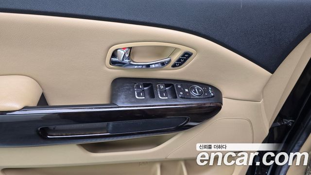 Kia Canival 2019 — photo 28